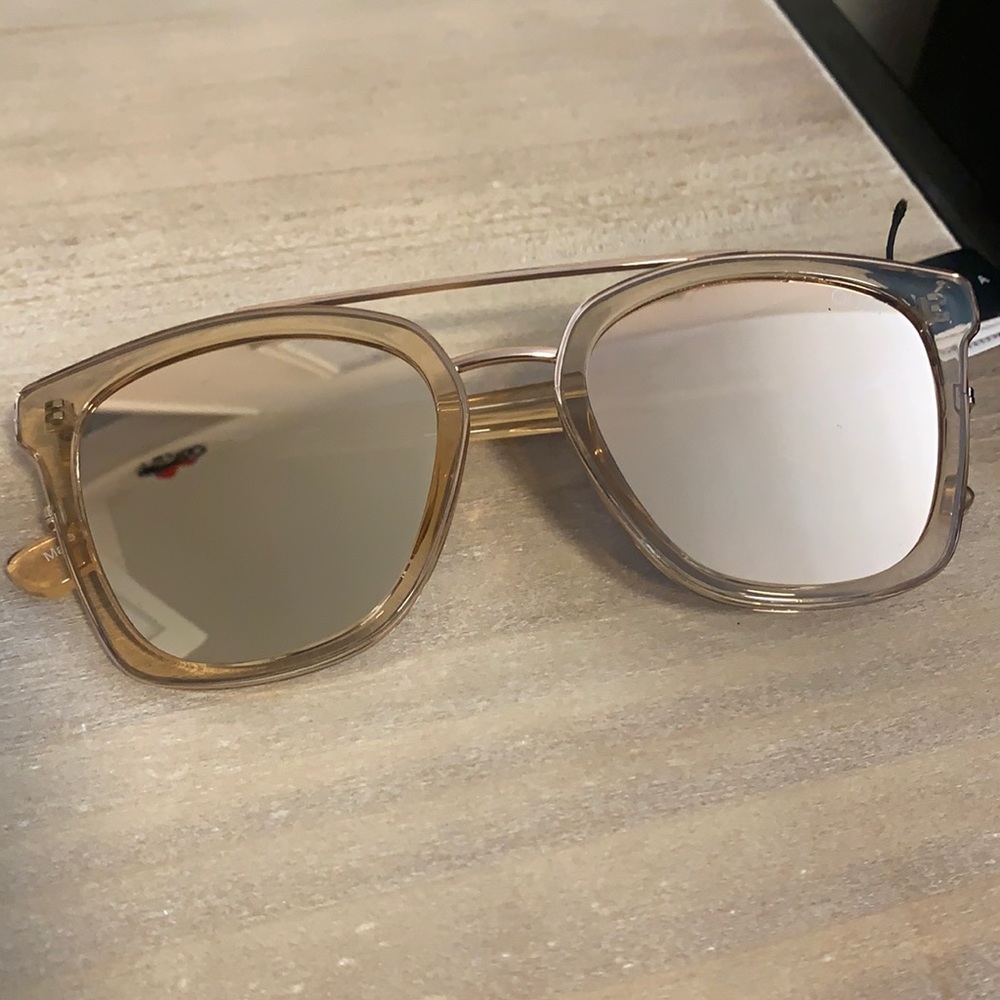 Quay Australia sunnies